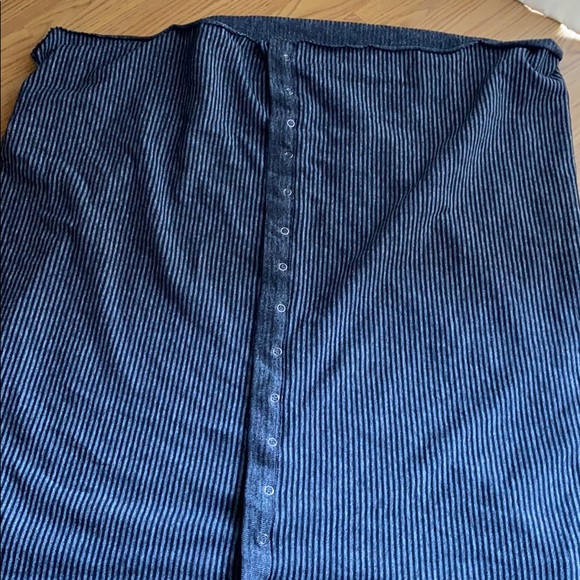 Lululemon black and white stripe scarf - Picture 3 of 3